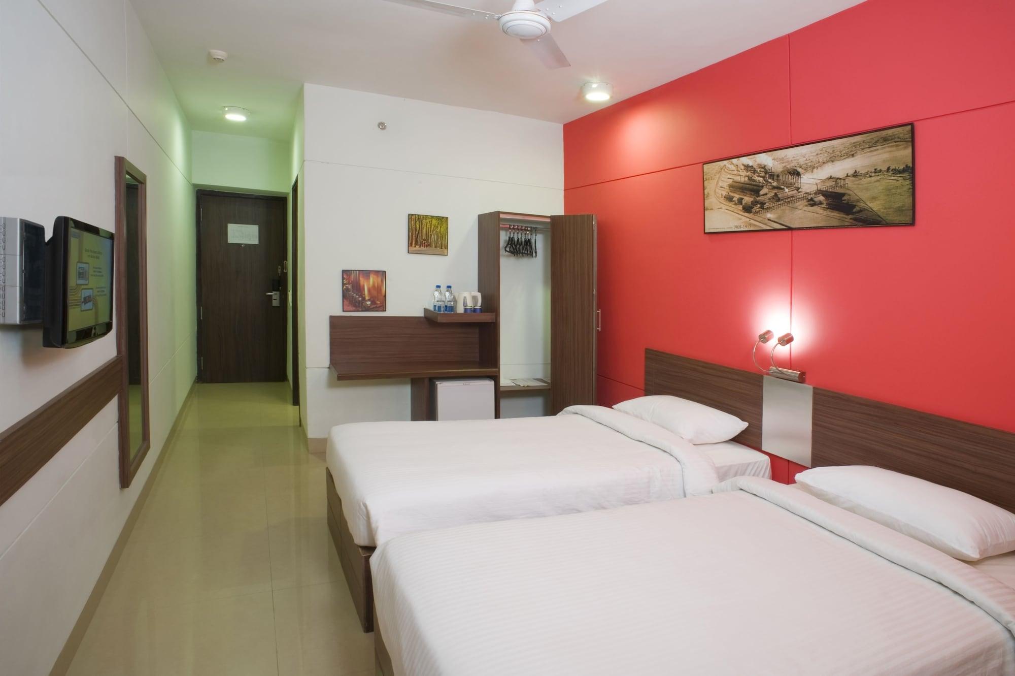 Surat Hotel Exterior foto